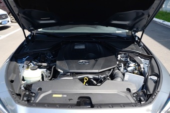 2016款英菲尼迪Q50L 2.0T自动豪华运动版