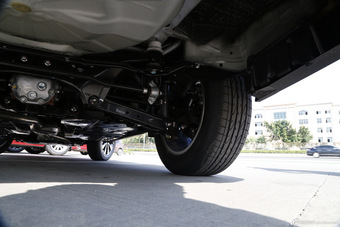 2016款傲虎2.5L自动运动导航版