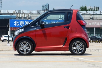 2016款众泰E200科技版