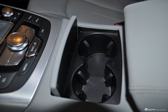 2012款奥迪A6L 2.0L TFSI手自一体舒适型