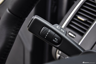 2016款沃尔沃XC60 2.0T自动 T5 AWD智远版