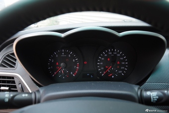 2015款海马福美来1.6L手动智尚型