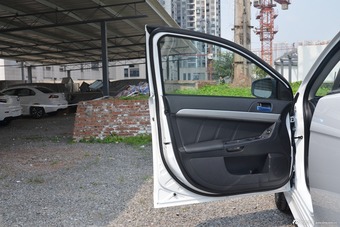 2015款东南三菱翼神到店实拍