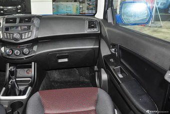 2015款骐铃T7 2.8T手动两驱舒适版标准轴距JE493ZLQ4CB