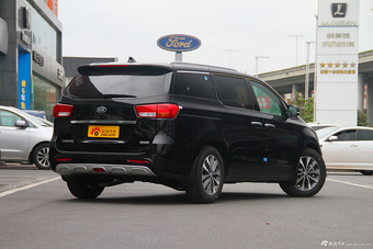 2015款嘉华（进口）2.2T自动豪华版