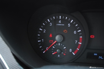 2015款海马福美来1.6L手动风尚型