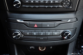 2014款标致408 1.8L手动领先版