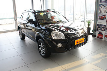 2013款途胜2.0L两驱手动时尚型