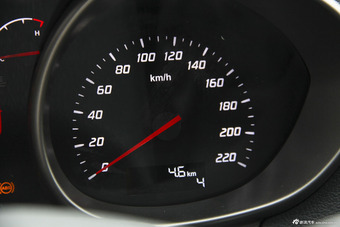 2015款海马M3 1.5L手动精英天窗版