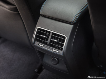 2016款标致308 1.6T自动尊贵版