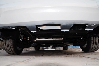 2014款标致408 1.8L手动领先版