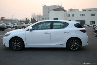 2014款雷克萨斯CT200h F-Sport双色
