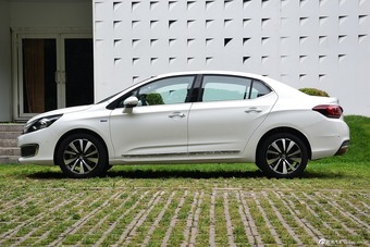 2016款雪铁龙C4L 1.6T自动旗舰型