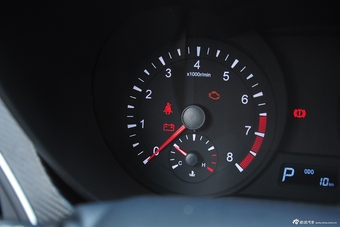 2015款海马福美来1.6L自动品尚型