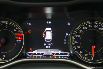 2016款自由光2.4L自动优越版