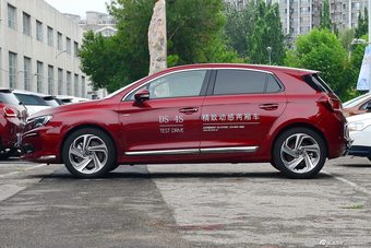 2016款DS 4S 1.8T自动尊享版THP200