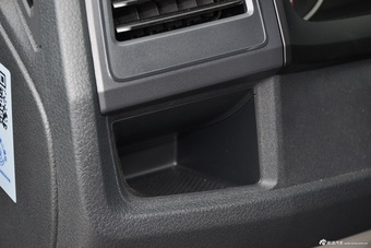 2016款凯路威2.0T自动四驱舒适版9座