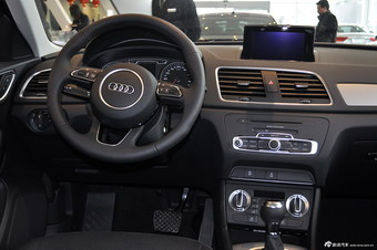 2012款奥迪Q3 35TFSI舒适型
