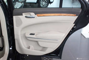 2013款克莱斯勒300C到店实拍