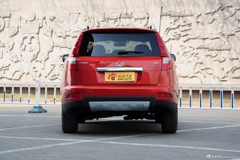 2015款吉利GX7 2.0L自动运动版尊贵型
