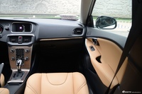 2017款沃尔沃V40 2.0T自动Cross Country T5 AWD 智雅版