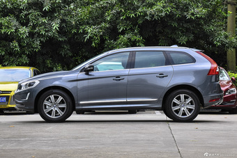 2016款沃尔沃XC60 2.0T自动 T5 AWD智远版