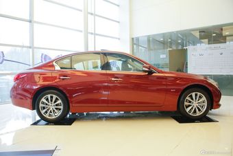 2014款英菲尼迪Q50 2.0T自动舒适