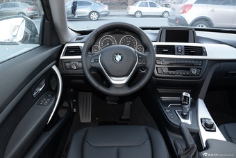 2016款宝马3系GT 320i 2.0T自动时尚型