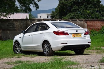 2016款逸动1.6L手动风尚型