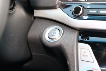 2016款领动1.6L自动智炫旗舰型