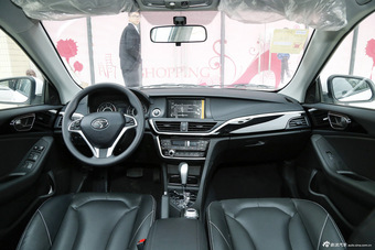 2015款V5菱致plus 1.5L自动智尊型图片