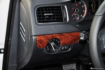 2014款速腾改款1.4TSI自动旗舰版