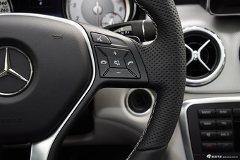 2015款 奔驰GLA220 4MATIC时尚型