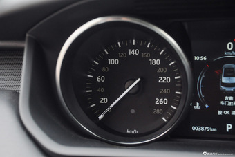 2016款揽胜运动版3.0自动SDV6 HSE