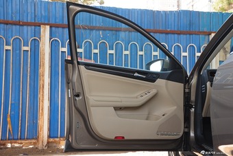 2015款速腾230TSI手动豪华型