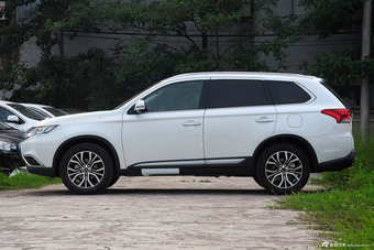 2016款欧蓝德2.4L四驱精英版 5座