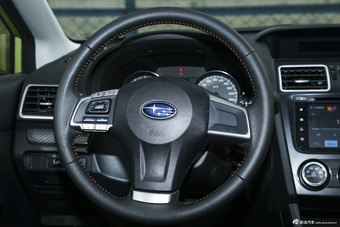 2015款斯巴鲁XV 2.0L自动特装运动版