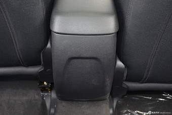 2016款奔腾B50 1.6L自动舒适型