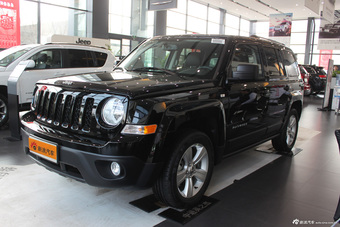 2014款自由客2.4L豪华导航版