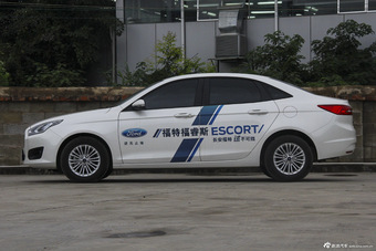 2015款福睿斯1.5L手动舒适型