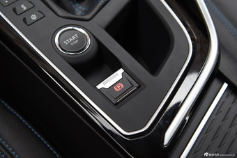 2016款标致308 1.6T自动尊贵版