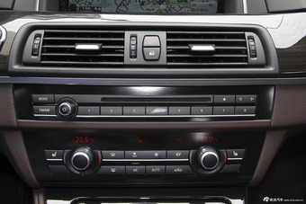 2014款宝马5系525Li豪华设计套装