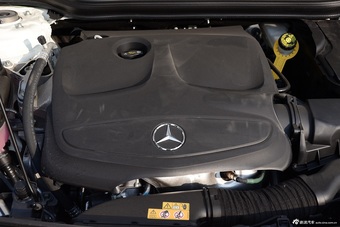 2016款奔驰A级 A200 1.6T自动时尚型