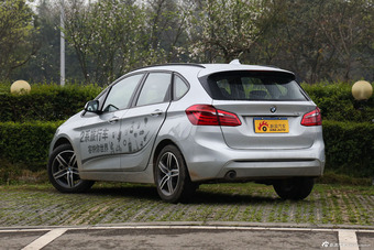 2015款宝马2系Active Tourer 218i 1.5T自动运动设计套件