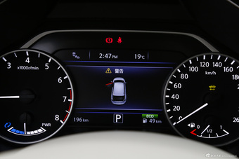 2015款楼兰 2.5L自动S/C HEV XV四驱混动旗舰版