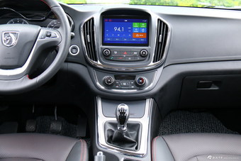 2015款 宝骏560 1.8L手动豪华型