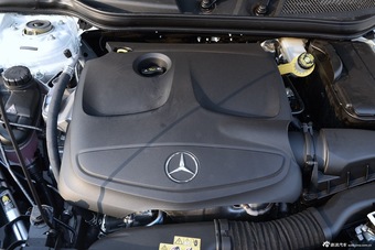 2016款奔驰CLA级 CLA220 2.0T自动4MATIC