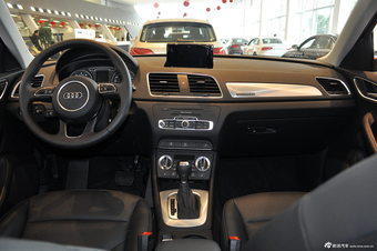 2013款奥迪Q3 35TFSI quattro四驱舒适型图片