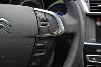 2016款雪铁龙C4L 1.6T自动旗舰型