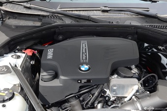 2017款宝马5系525Li 2.0T自动豪华设计套装